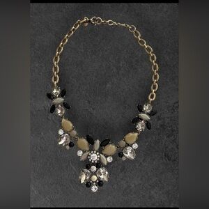 J CREW Antique Brass GLASS RHINESTONE FLOWER PENDANT NECKLACE Gorgeous Condition